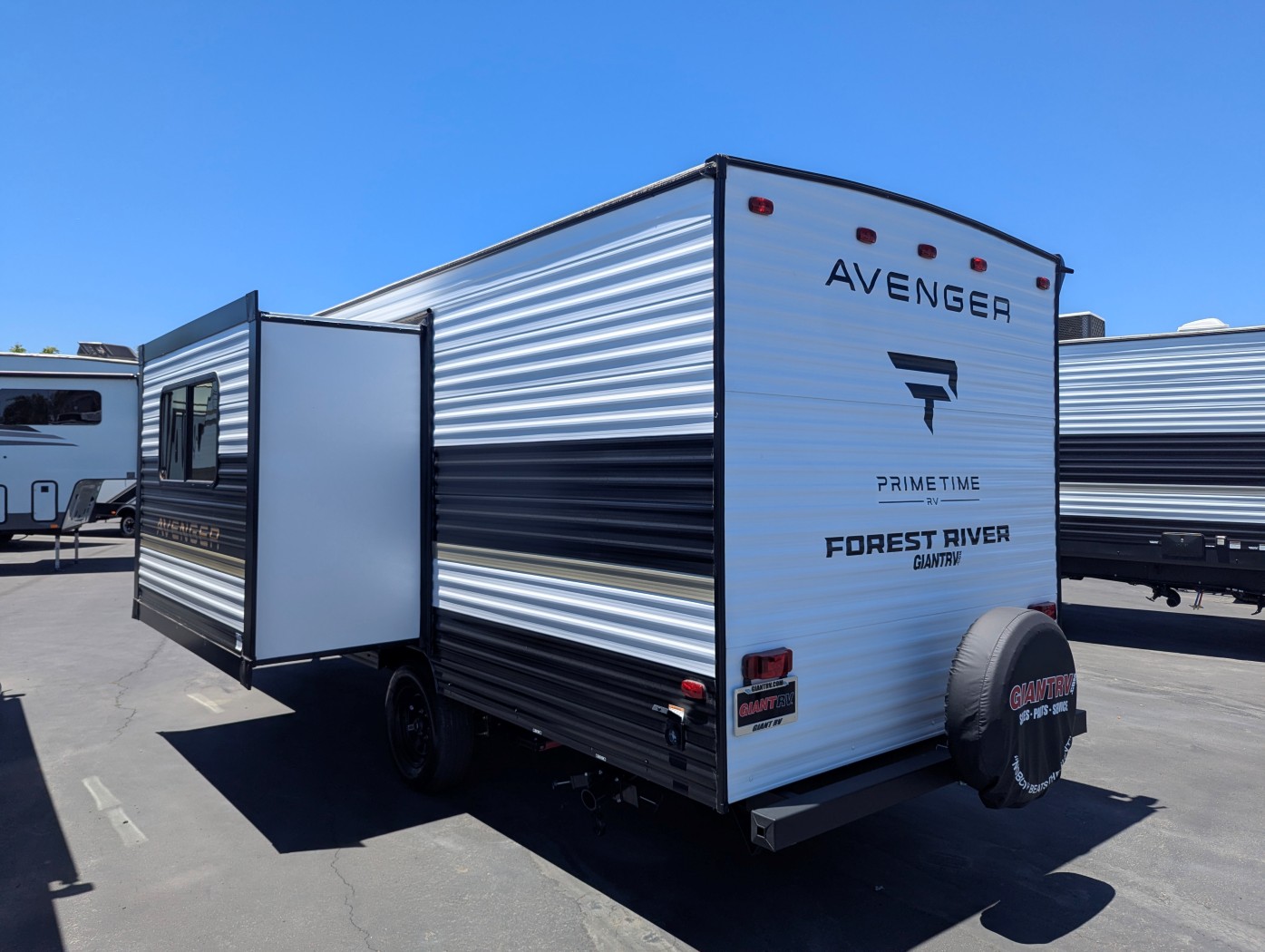 2026 Prime Time Avenger LT 18DBS - Image 4