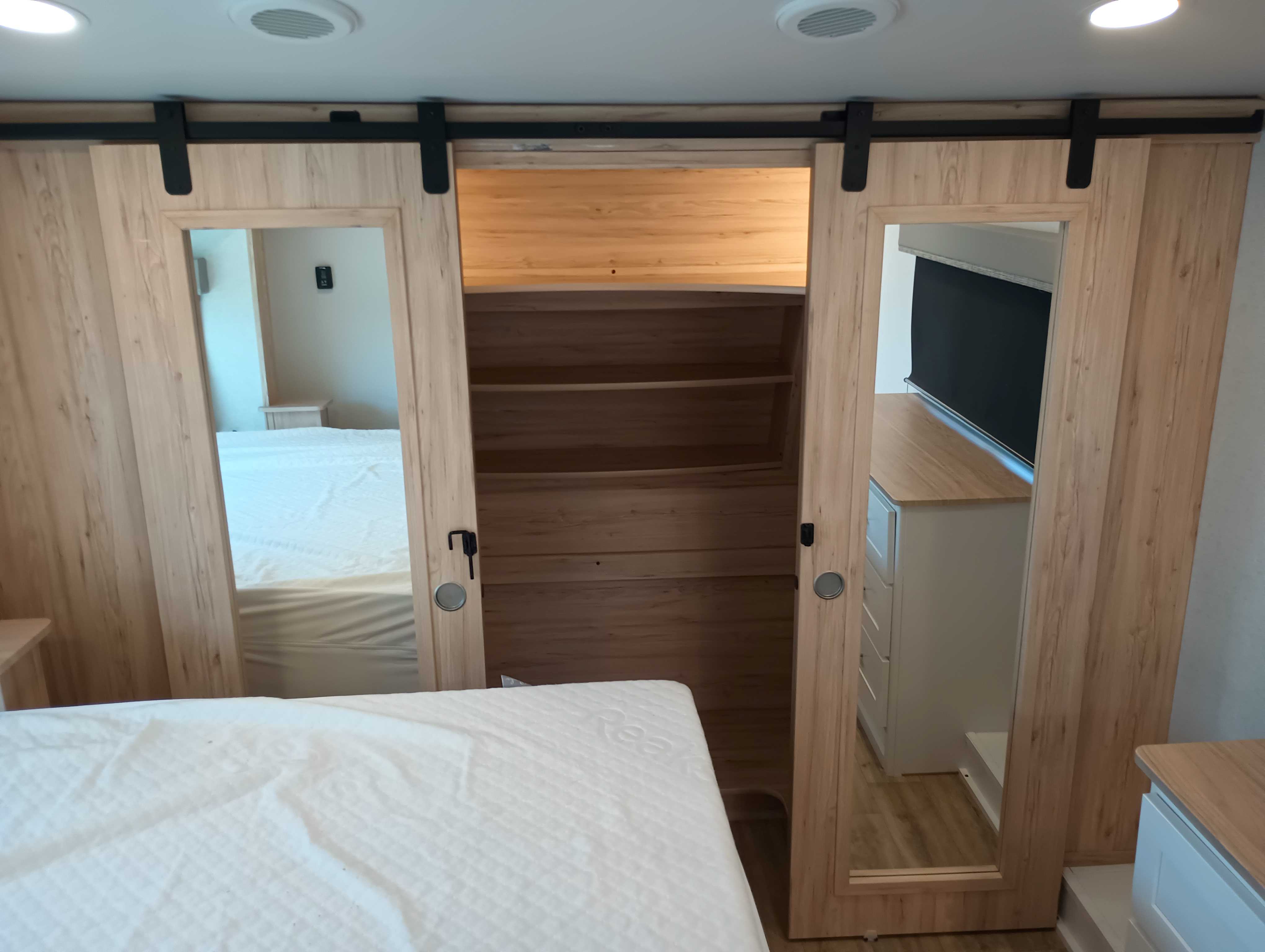 2022 Alliance RV Avenue 36BRM - Image 23