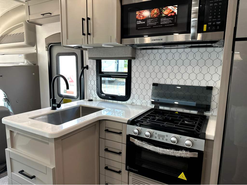 2027 ENTEGRA COACH ODYSSEY 30Z - Image 10