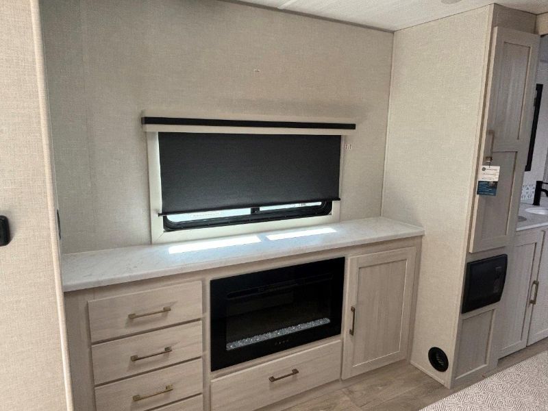 2025 Forest River Grand Surveyor 268FKBS - Image 20