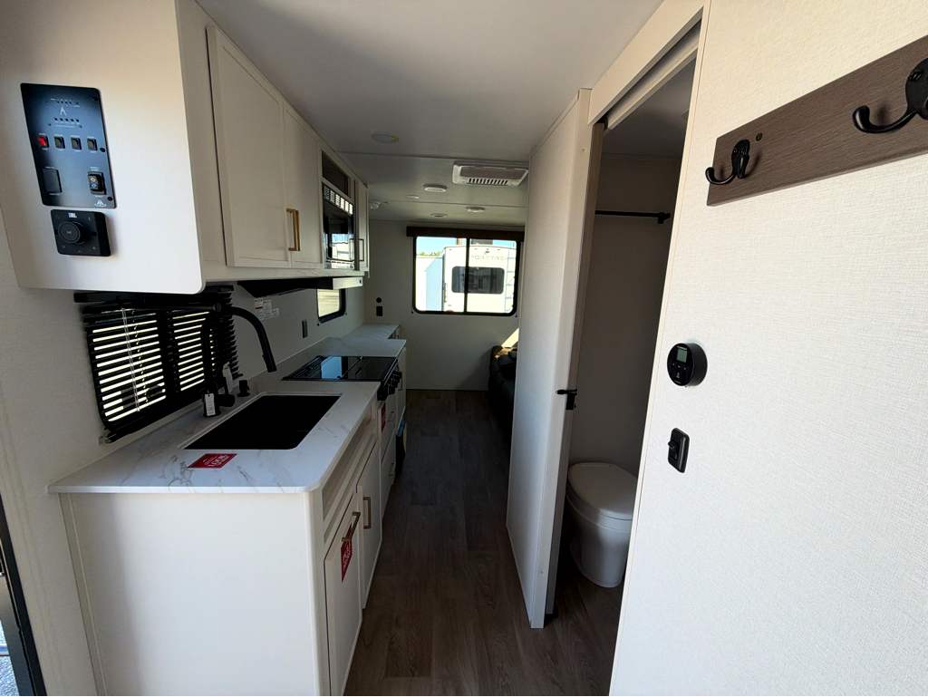 2027 GRAND DESIGN TRANSCEND 21RLX - Image 9