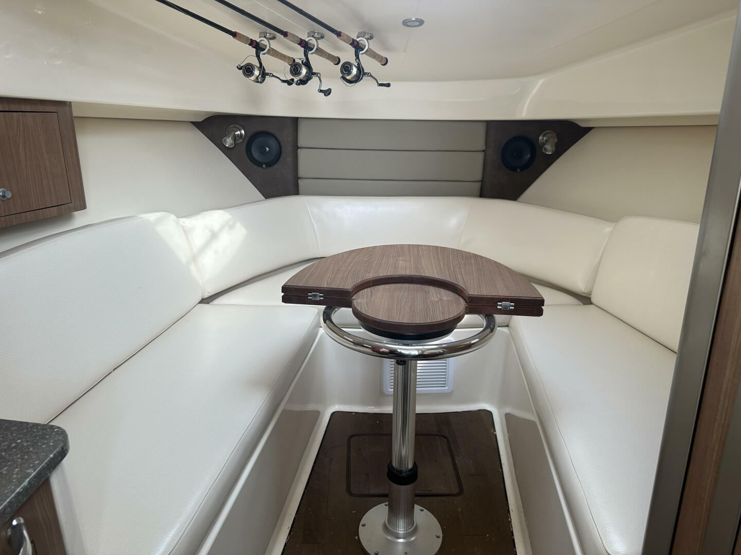 2016 Boston Whaler 315 Conquest - Image 11