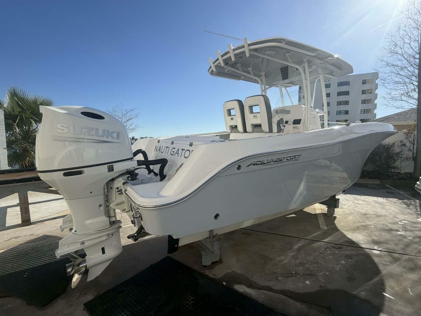 2021 Aquasport 2500 Center Console - Image 2
