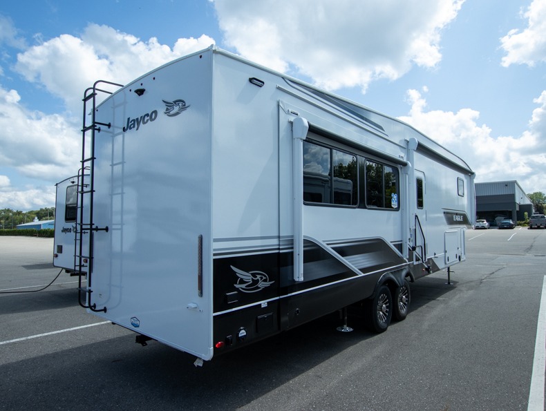 2026 Jayco Eagle 335LSTS - Image 2