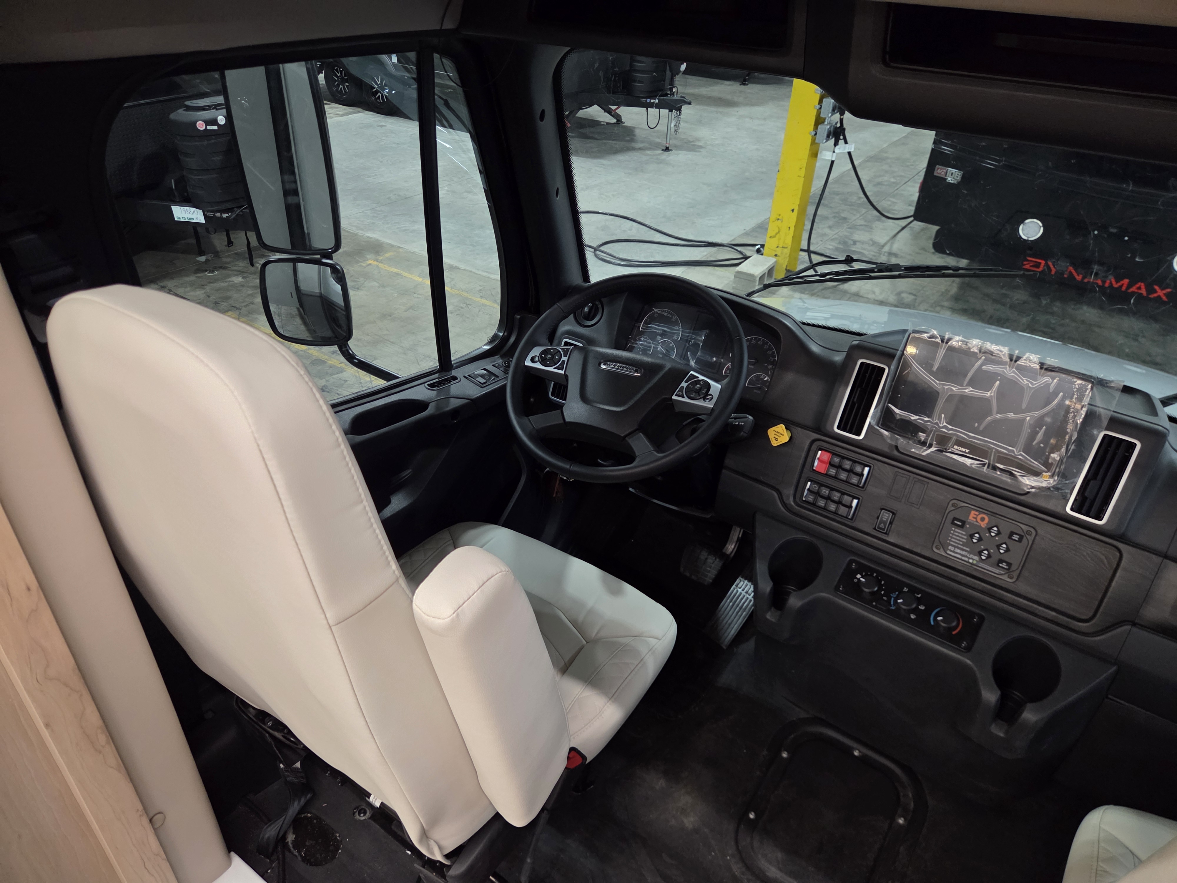 2027 Dynamax Europa S 37CA - Image 26