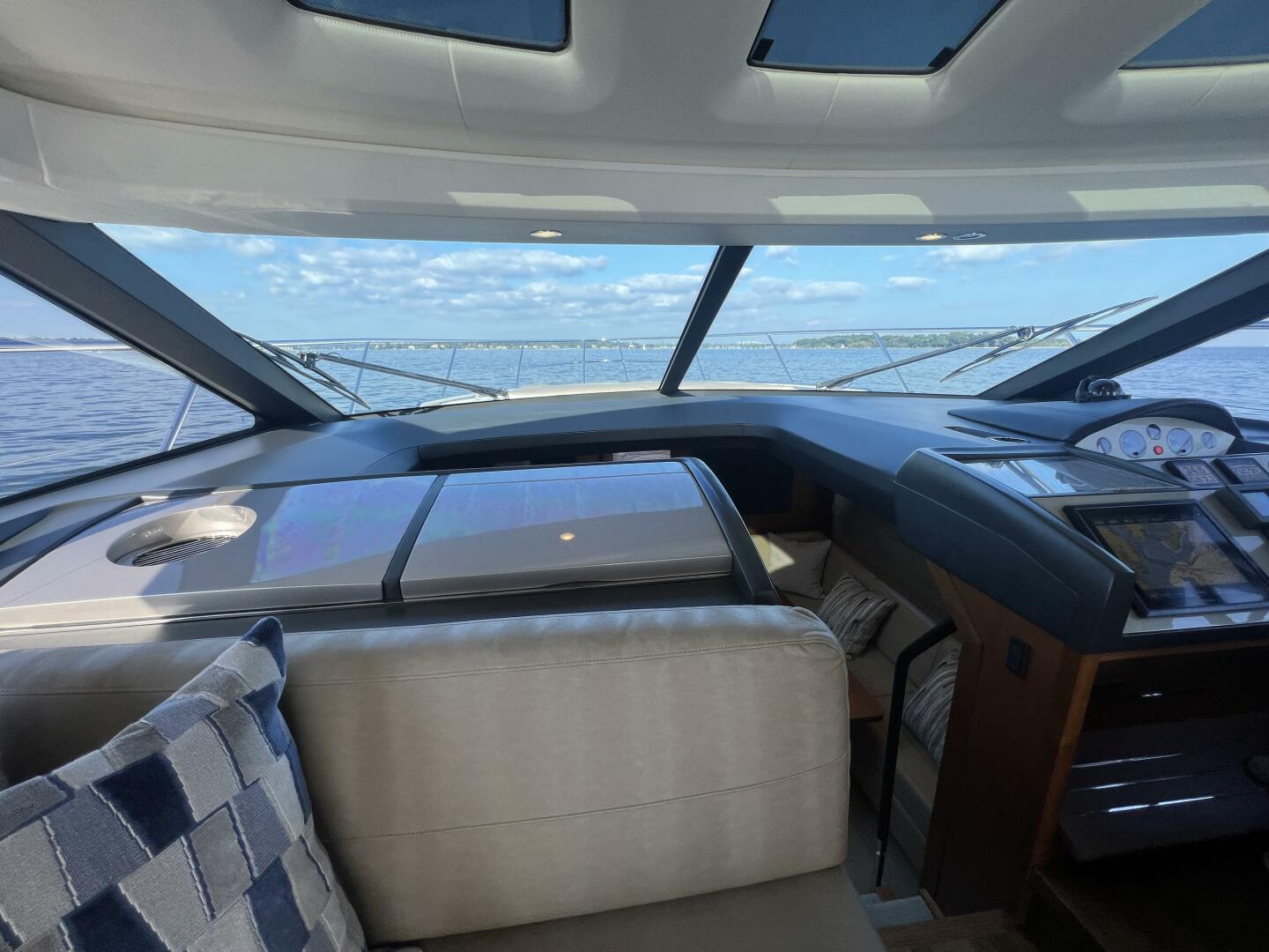 2015 Princess V52 - Image 11