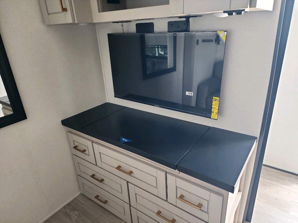 2027 JAYCO NORTH POINT 361RLBH - Image 12