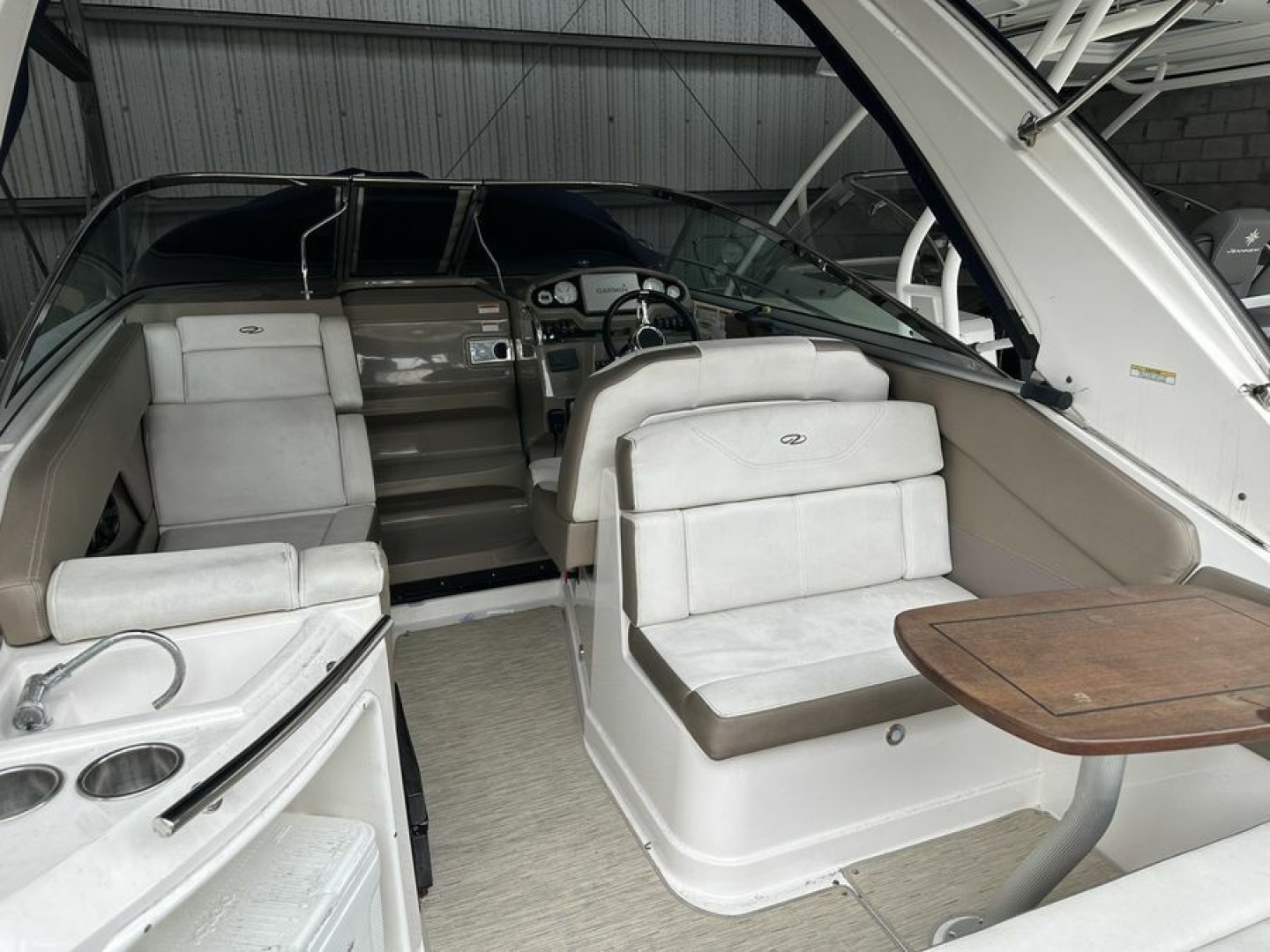 2017 Regal 28 Express - Image 18