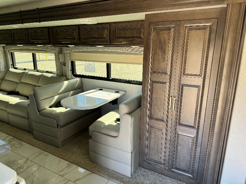 2026 Entegra Coach Accolade XL 37K - Image 6