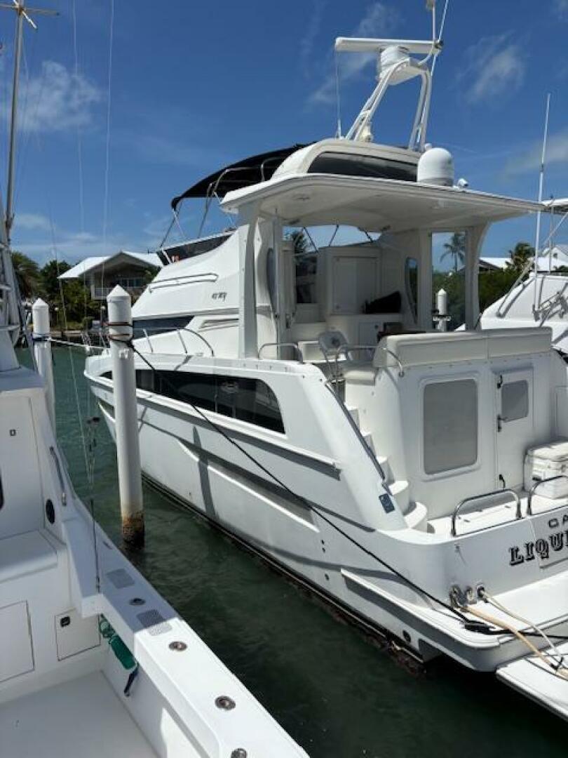2006 Carver 43 Motor Yacht - Image 8