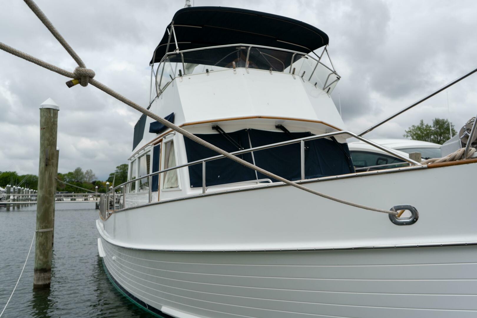 2001 Grand Banks 42 Classic - Image 3