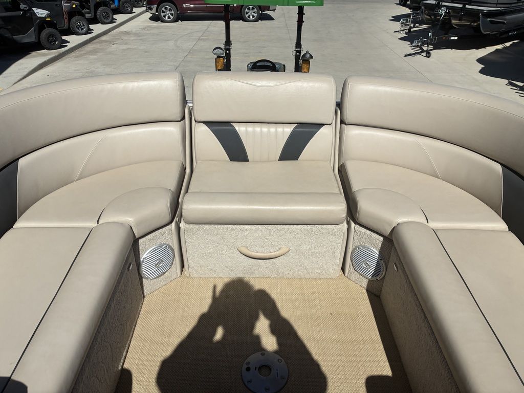 2014 Avalon C SERIES WIND JAMMER 24 - Image 13