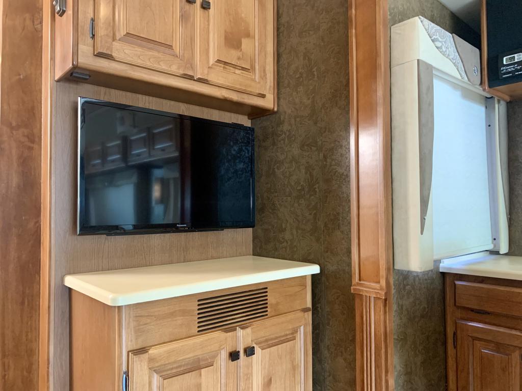 2014 ALLEGRO 36QSA - Image 32