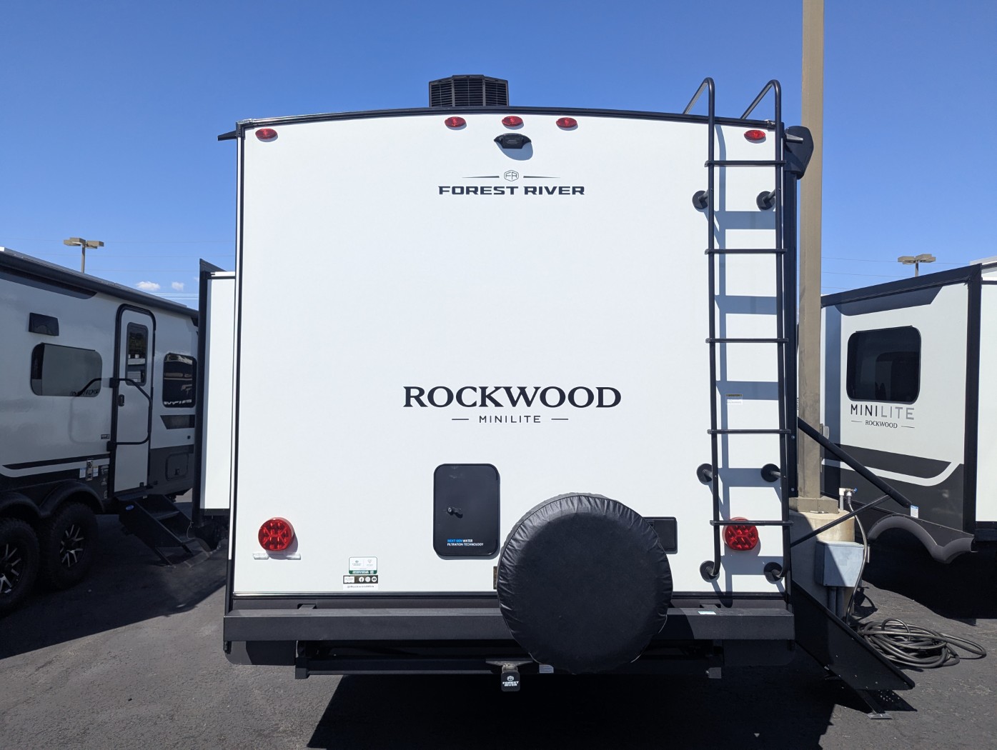 2027 Forest River Rockwood Mini Lite 2205S - Image 6
