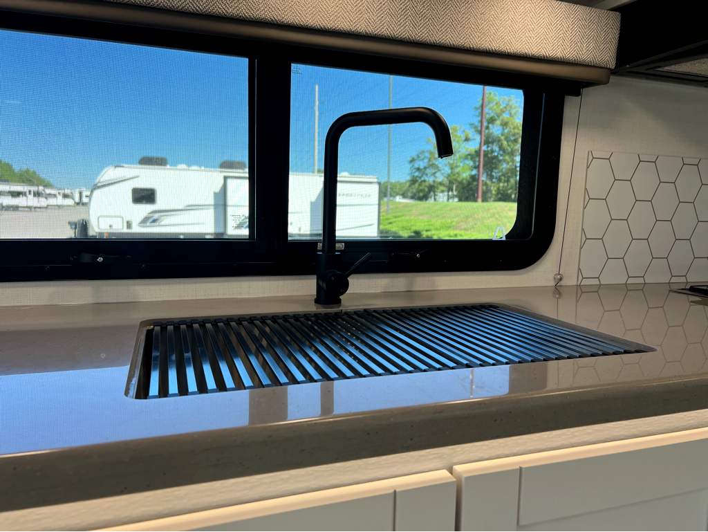 2027 ENTEGRA COACH ODYSSEY 29V - Image 12