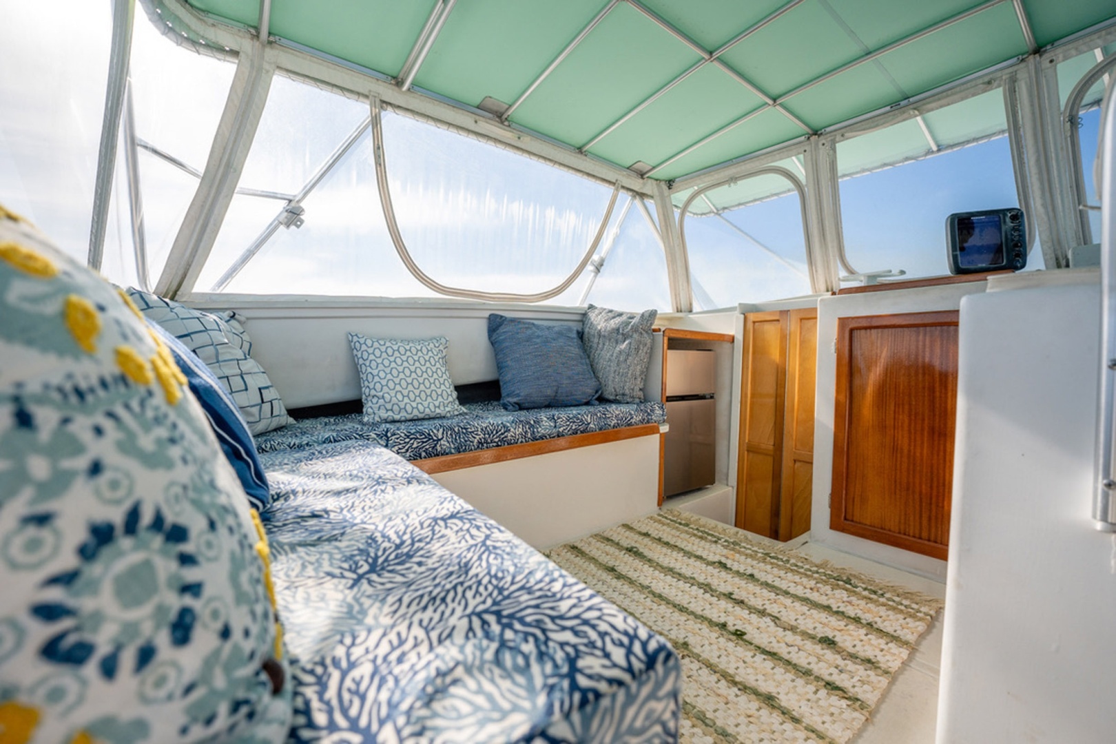 2005 Custom Michael Fitz 34' Pilothouse - Image 11