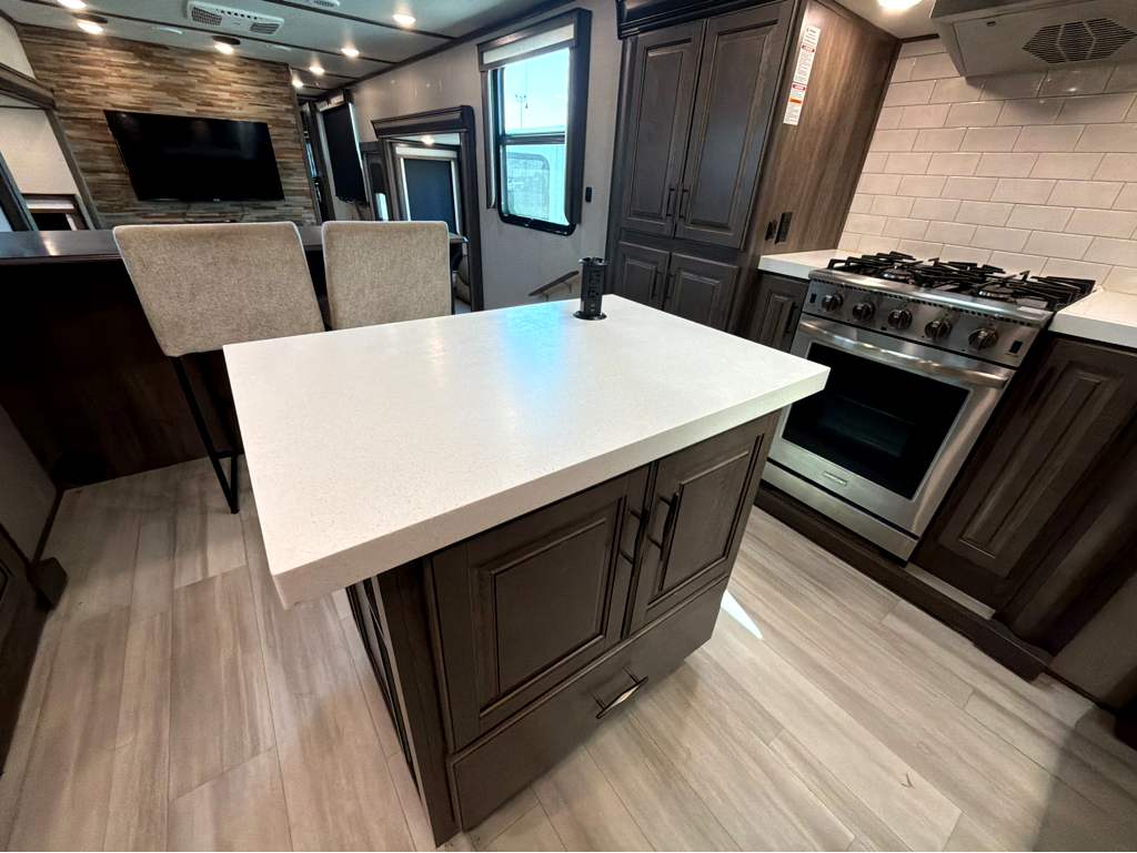 2022 GRAND DESIGN SOLITUDE 390RK - Image 20