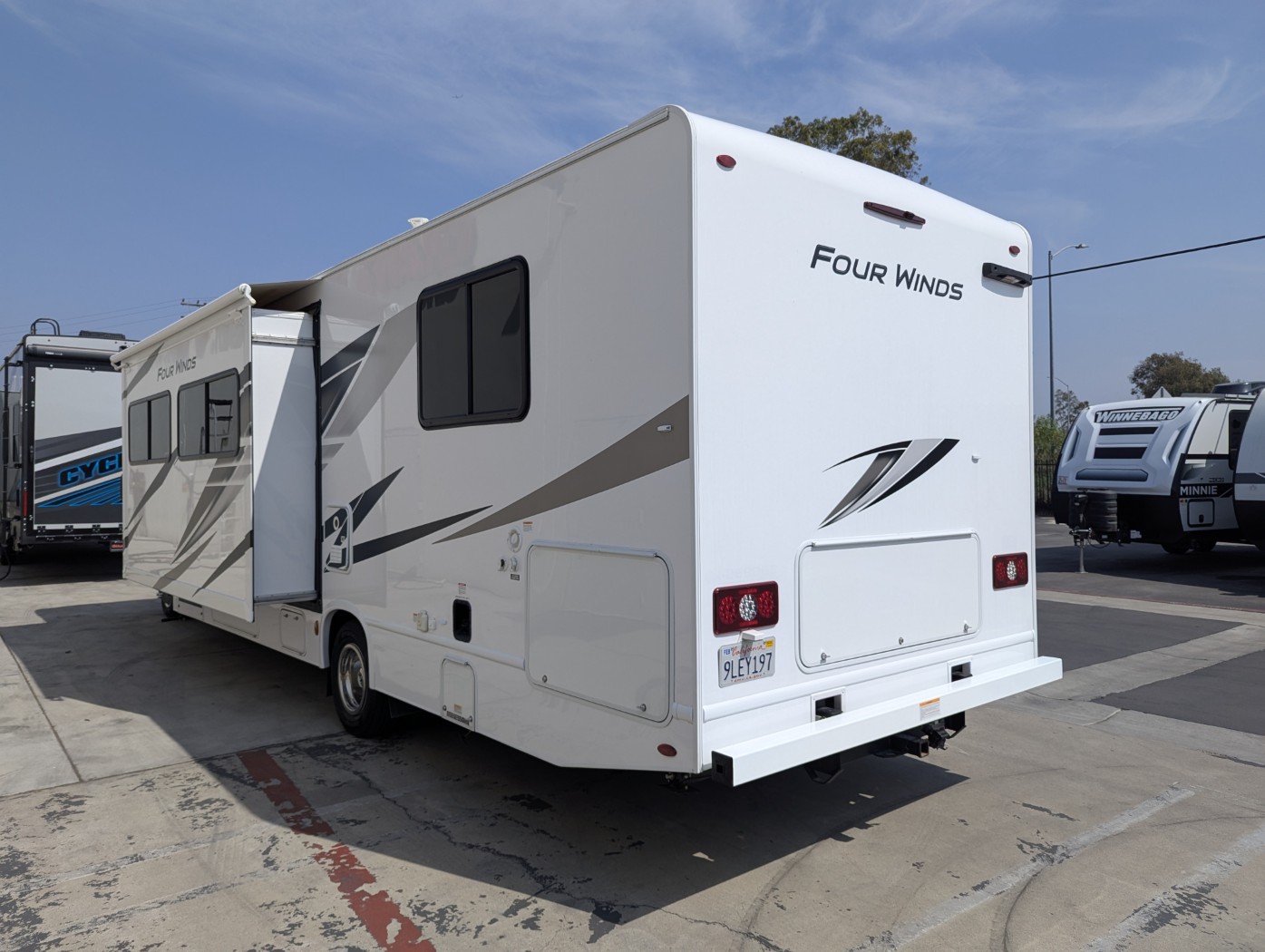 2025 Thor Motor Coach Four Winds 31MV - Image 4
