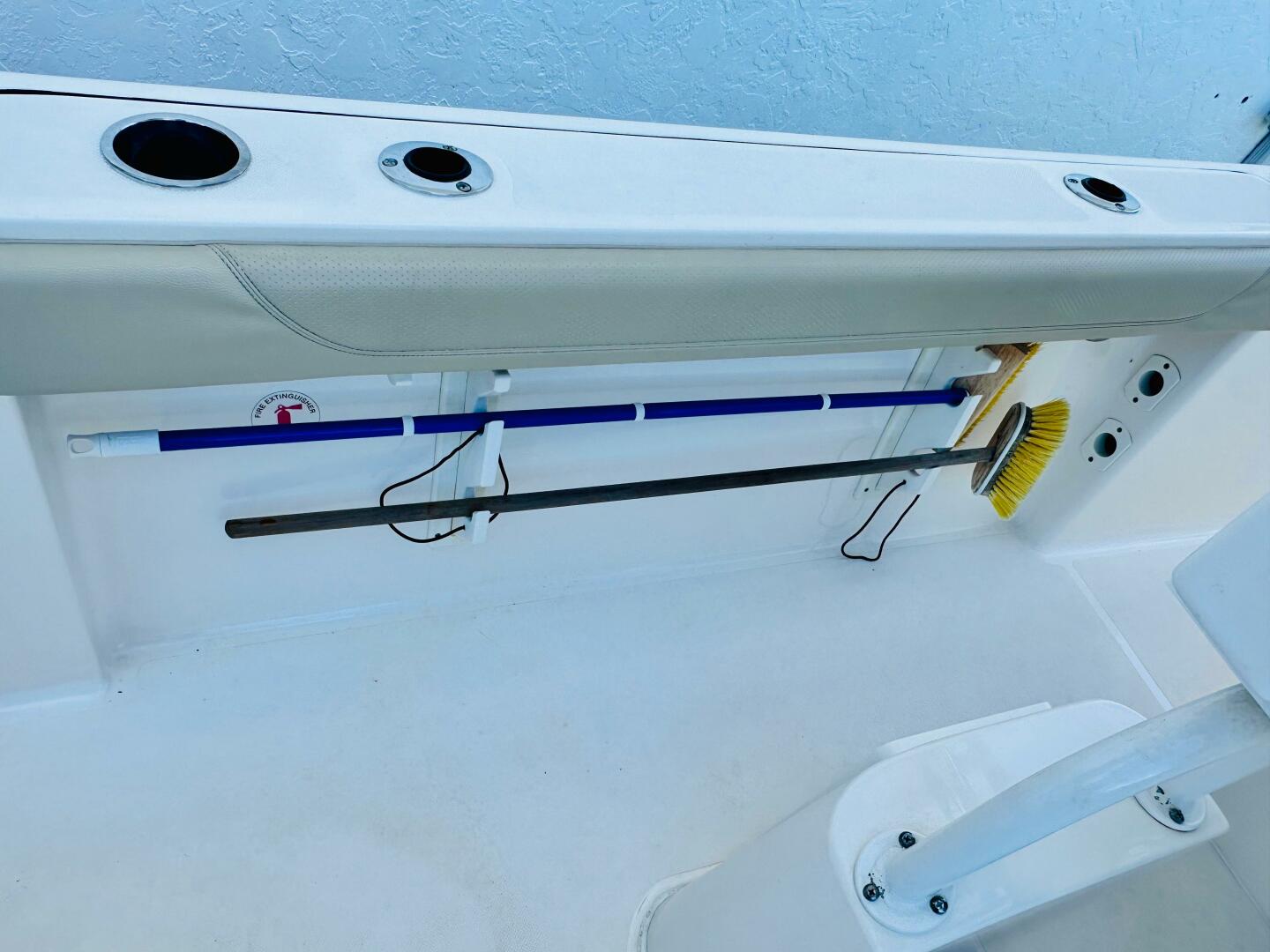 2016 PURSUIT C 238 Center Console Base - Image 36
