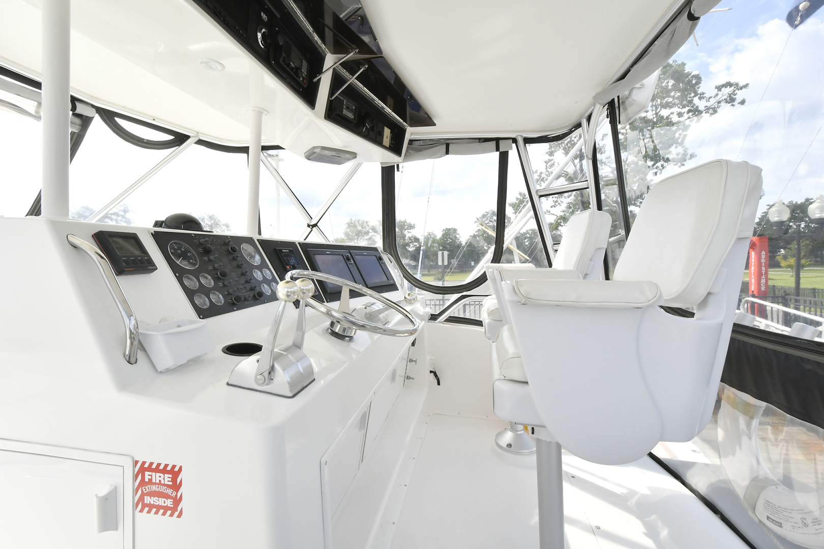 1997 Viking 47 Convertible - Image 10