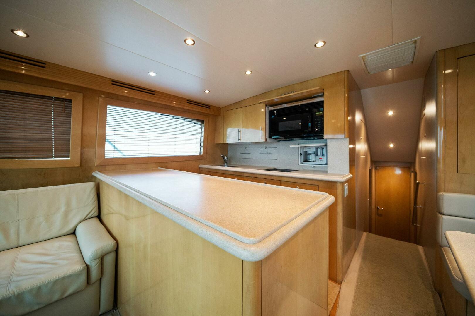 2003 Hatteras 54 Convertible - Image 13