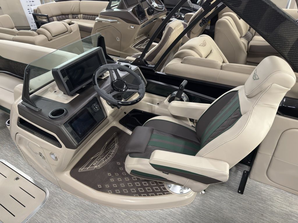 2026 Bennington 24MCSB Carbon Fiber Arch Tritoon Pontoon - Image 55