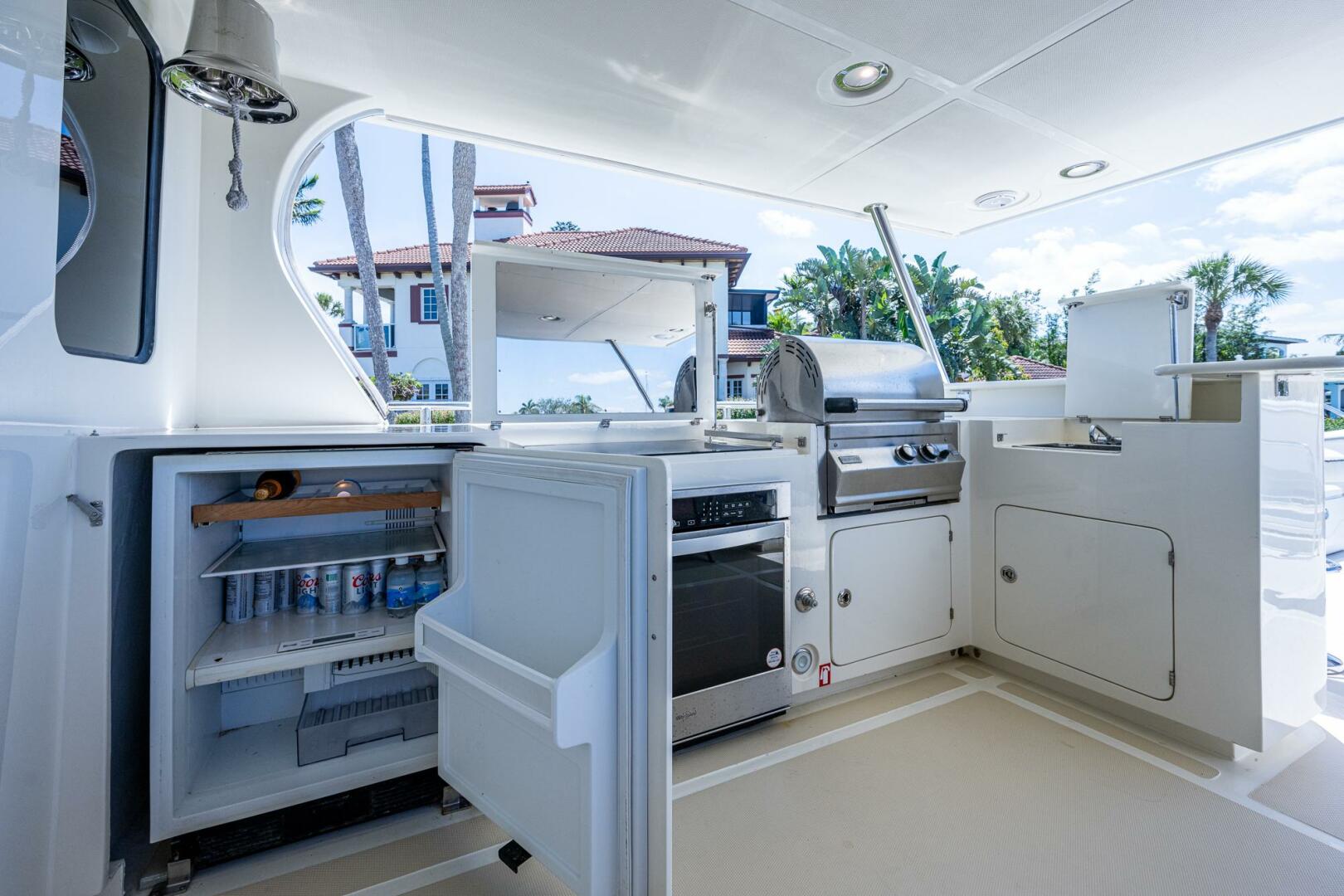 2013 Marlow Explorer Enclosed Bridge (CB) - Image 16