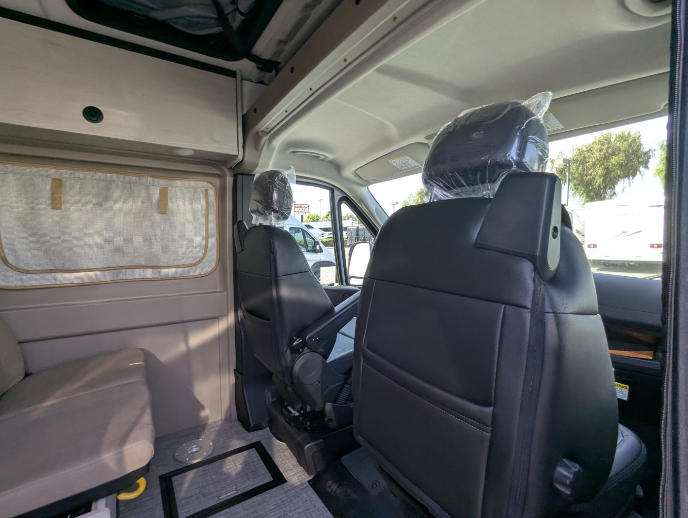 2027 Winnebago Solis 59PX - Image 11