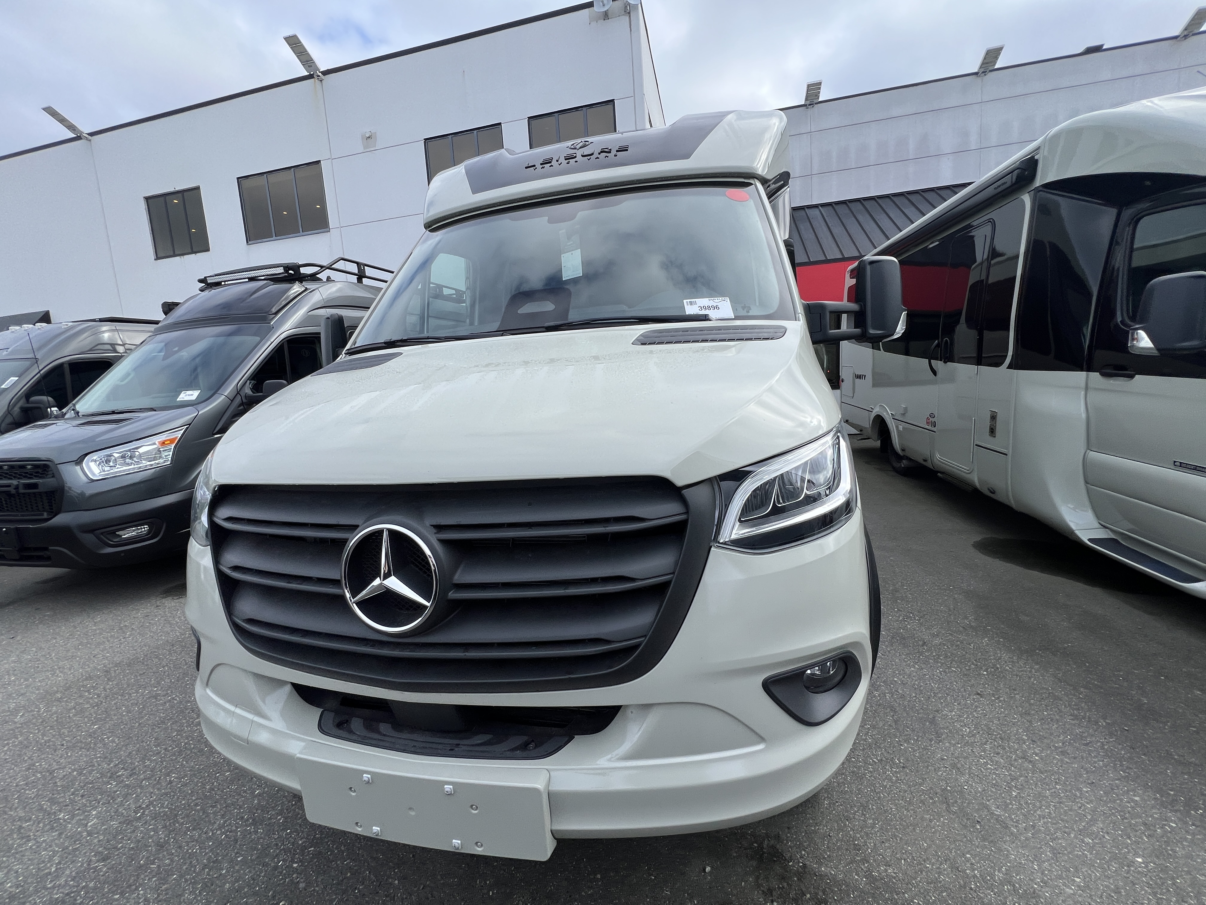 2027 Leisure Travel UNITY U24TB-AWD - Image 3