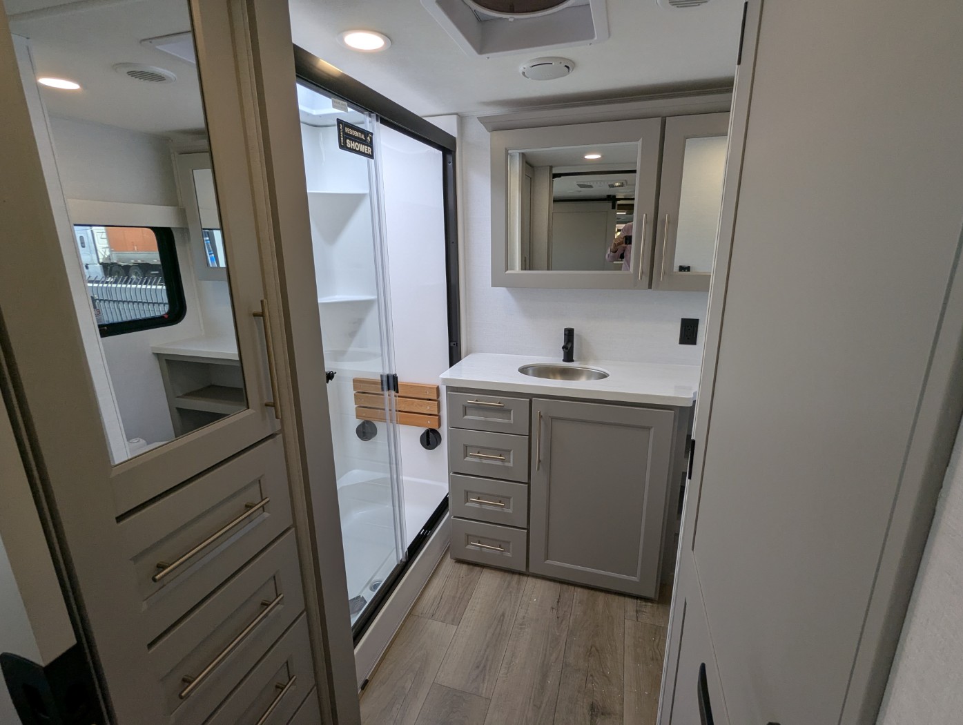 2026 Alliance RV Paradigm 385FL - Image 29