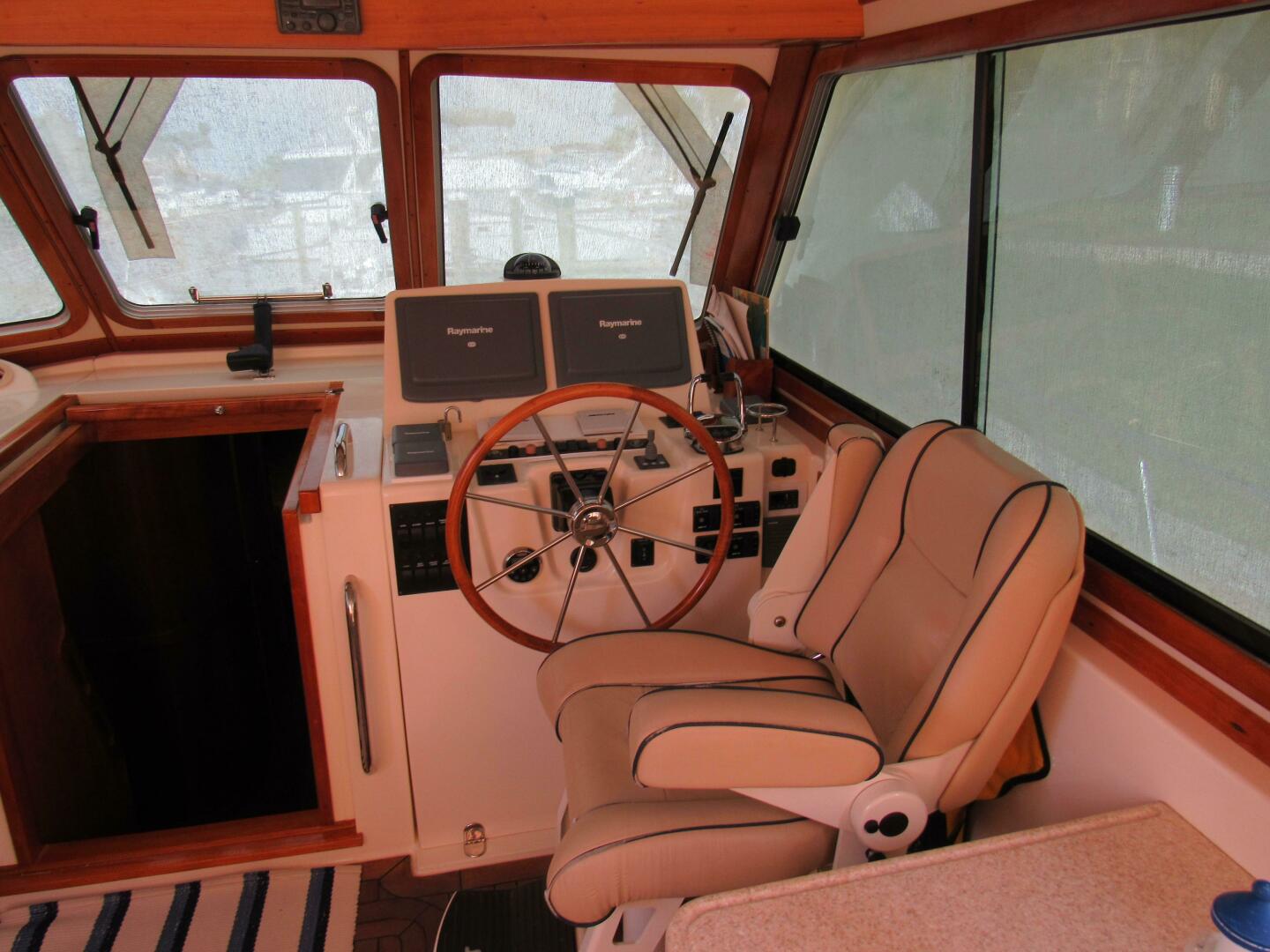 2008 Sabre 42 Express Hardback Base - Image 5