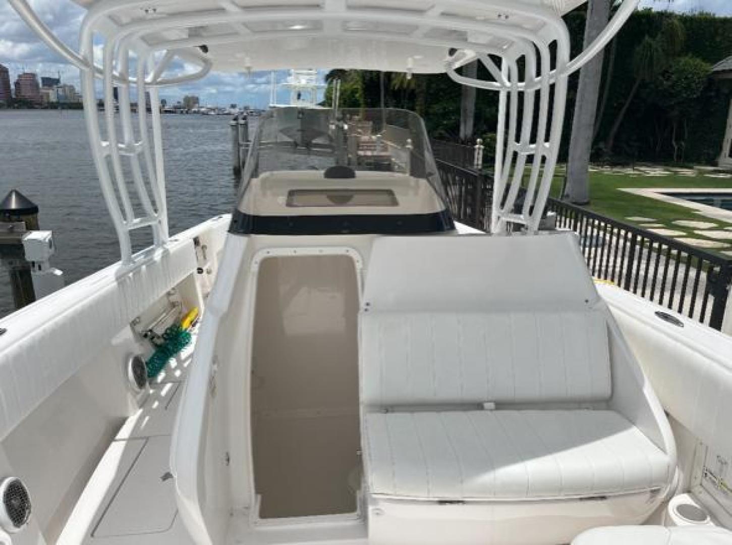 2012 Intrepid 327 - Image 7