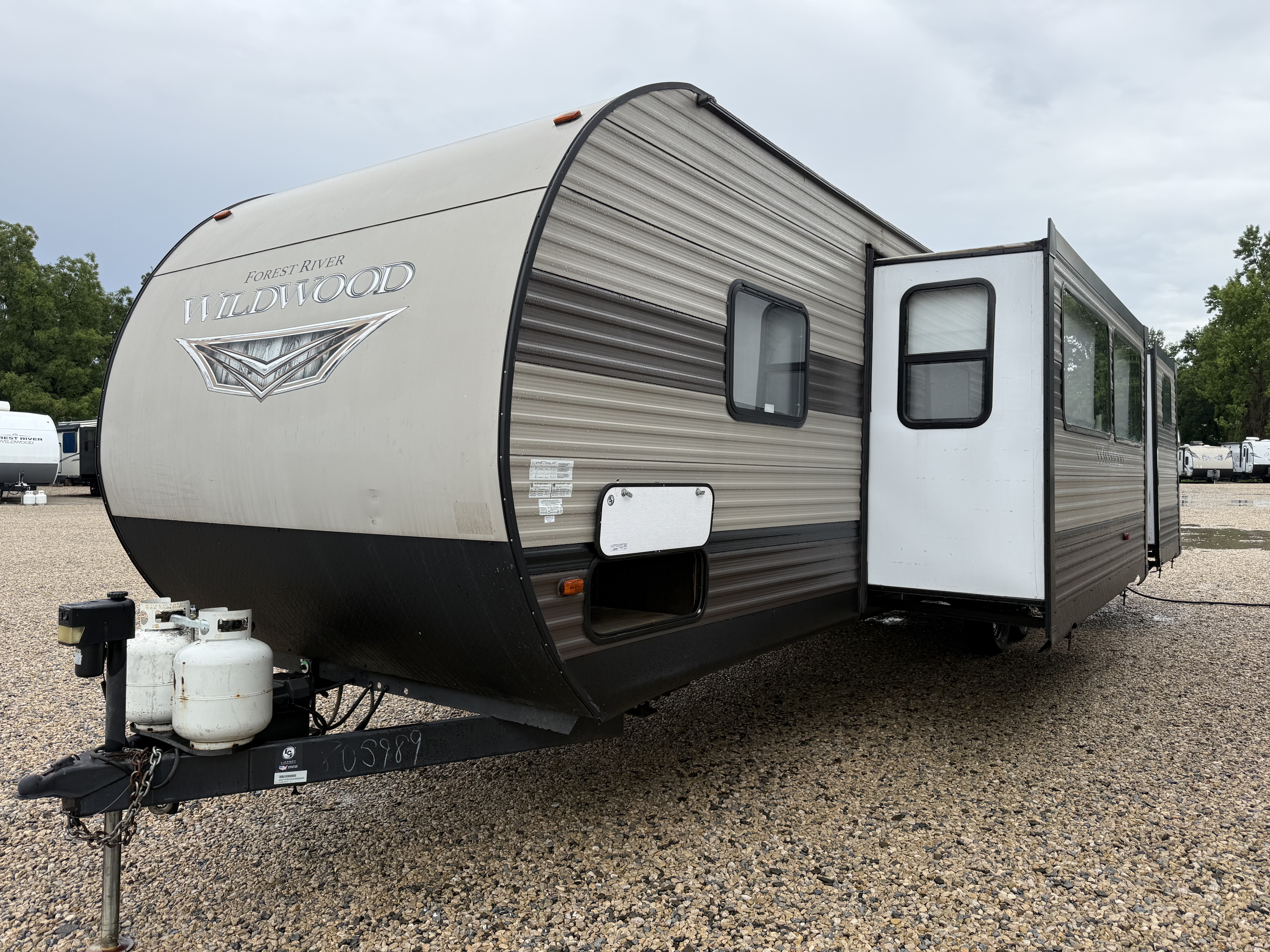 2019 Forest River Wildwood 31KQBTS - Image 3