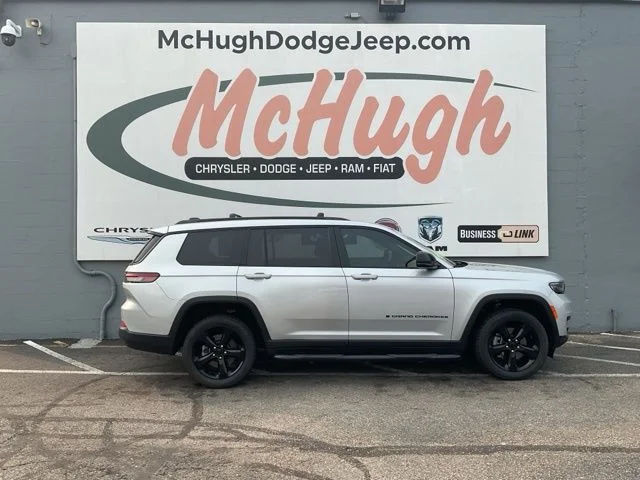 2023 Jeep Grand-Cherokee-L Laredo Altitude 4x4 - Image 4