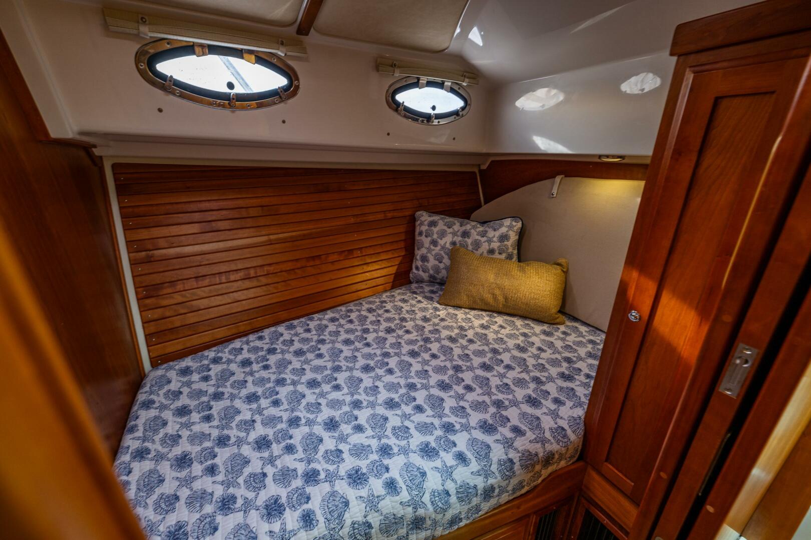 2010 Back Cove 37 - Image 47