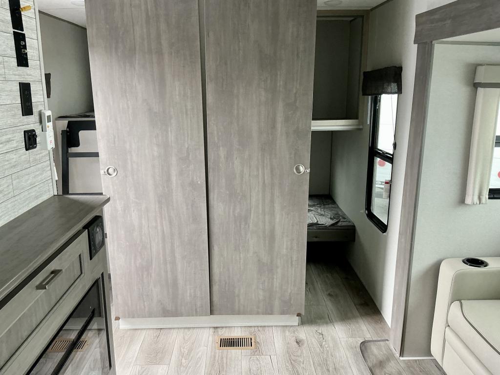 2026 COACHMEN 333DORM - Image 15
