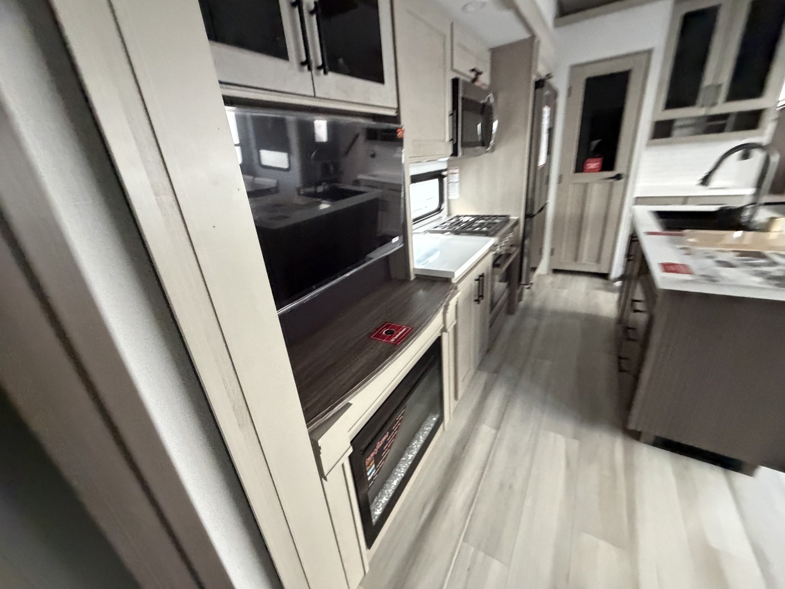 2026 GRAND DESIGN 3704BH - Image 19