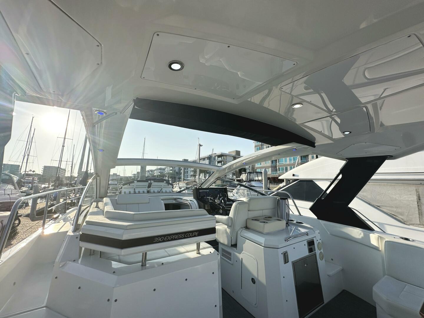 2017 Cruisers Yachts 390 Express Coupe - Image 66