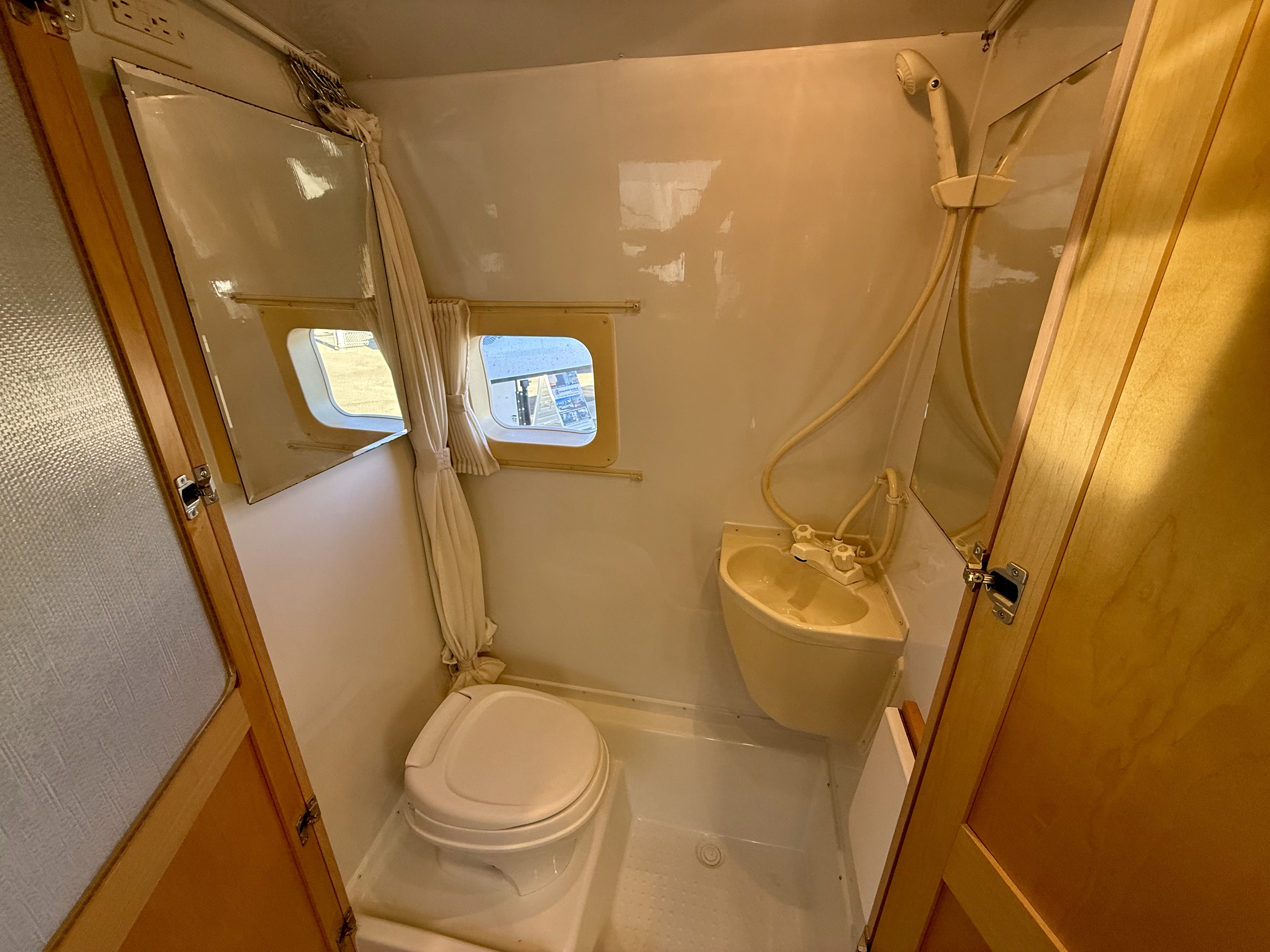 2012 Leisure Travel Free Spirit - Image 12