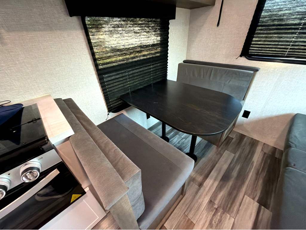 2025 JAYCO JAY FLIGHT SLX 210QB - Image 17