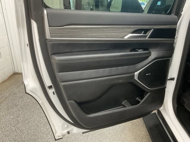 2024 Jeep Wagoneer Utility 4D Series III 4WD - Image 27