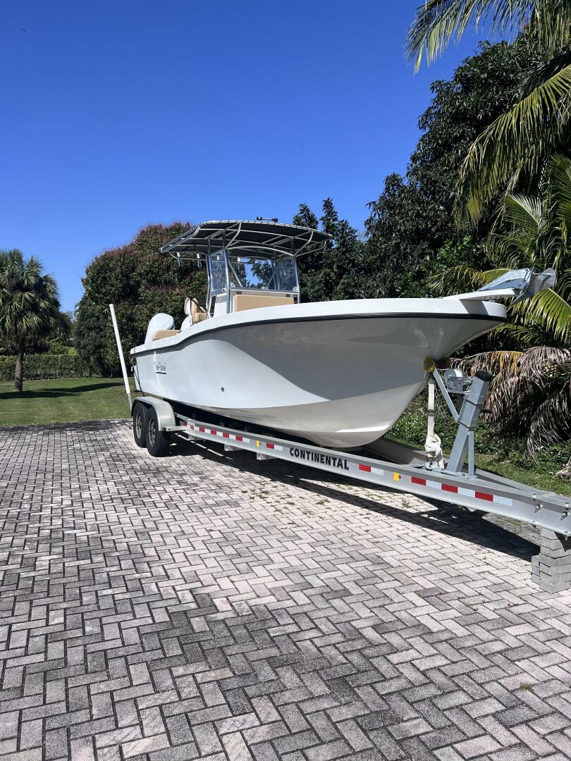 2022 Dusky 278 CENTER CONSOLE - Image 3