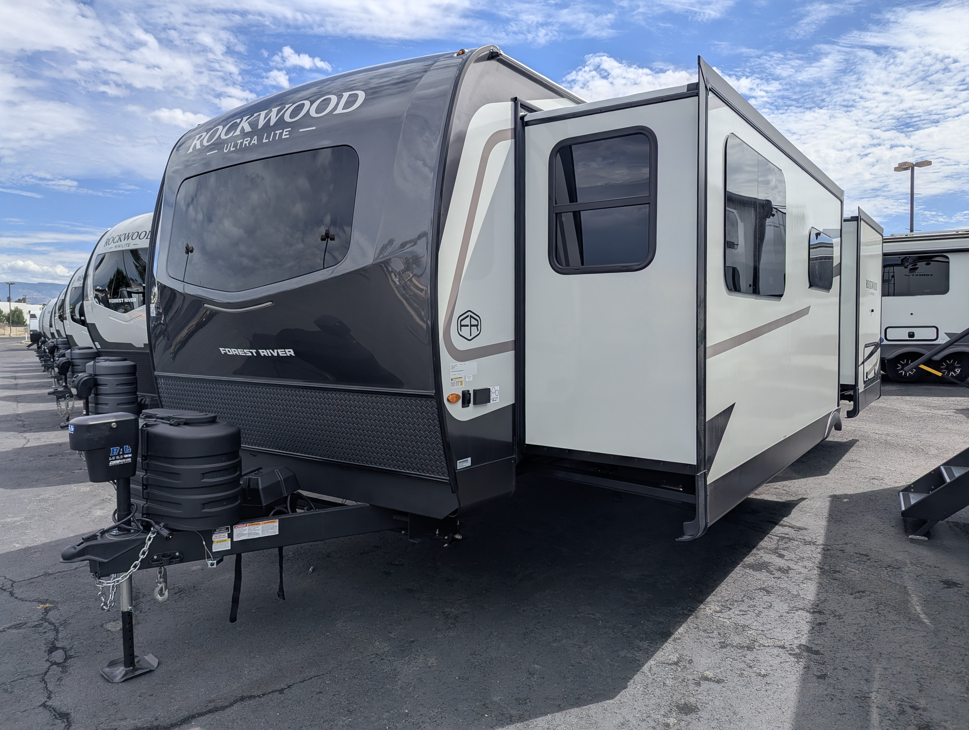 2027 Forest River Rockwood Ultra Lite 2608BS - Image 4