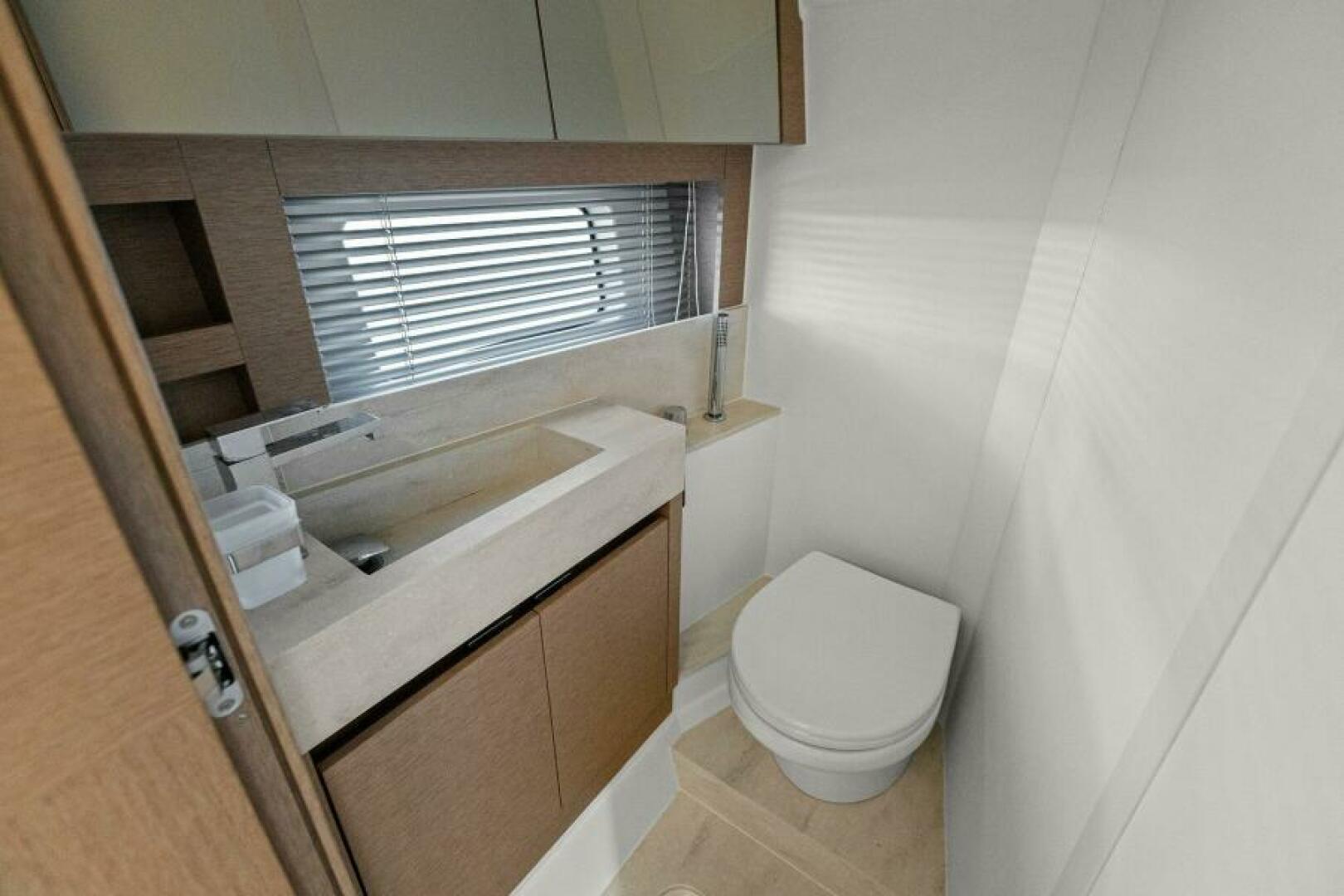 2022 Prestige 590 Flybridge - Image 42