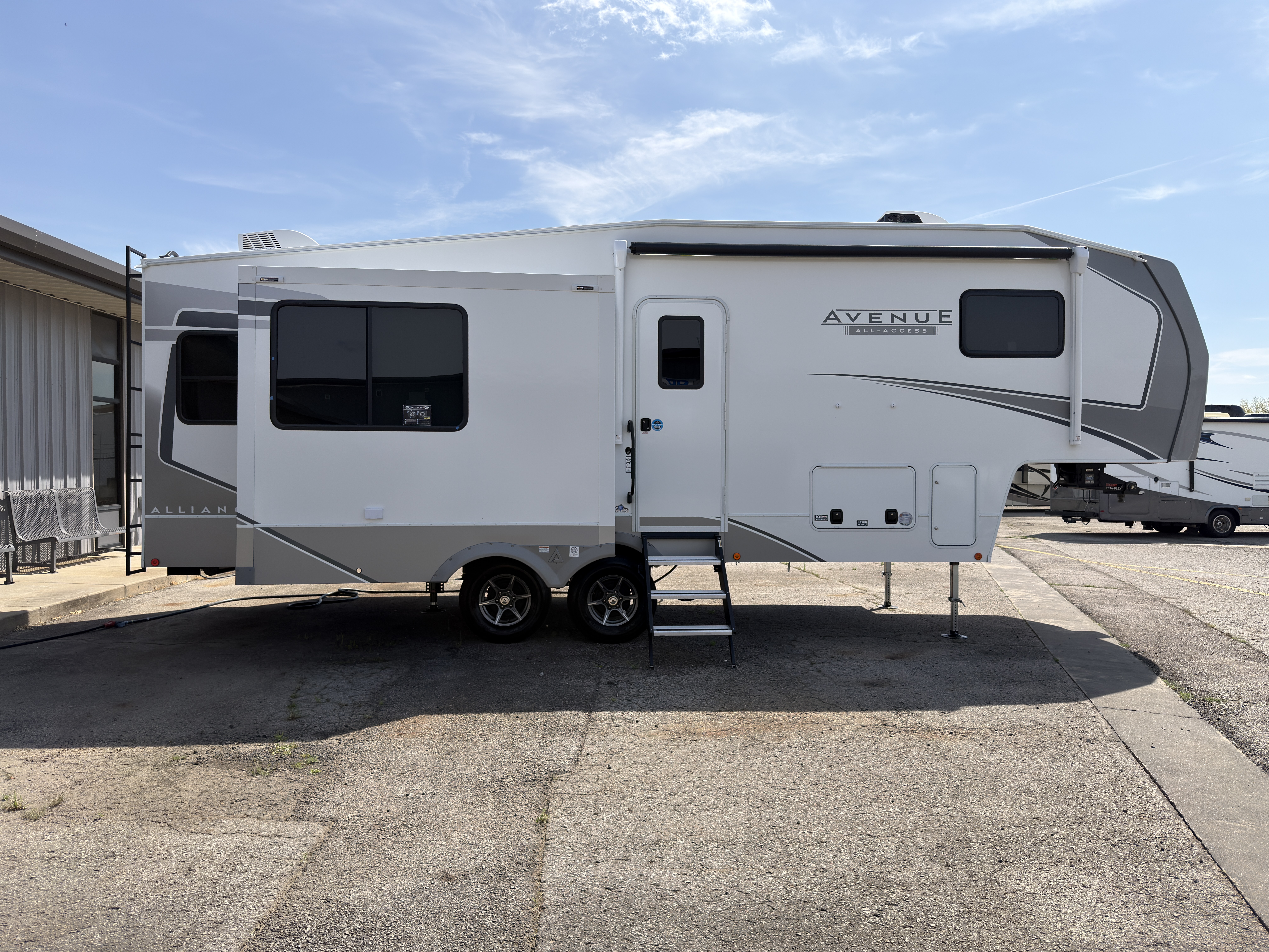 2026 Alliance RV Avenue 25RL - Image 8