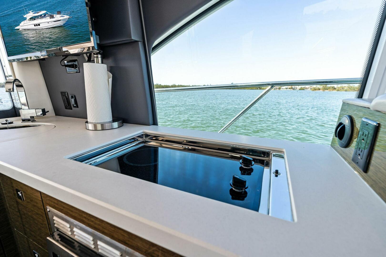2019 Cruisers Yachts 45 Cantius - Image 33