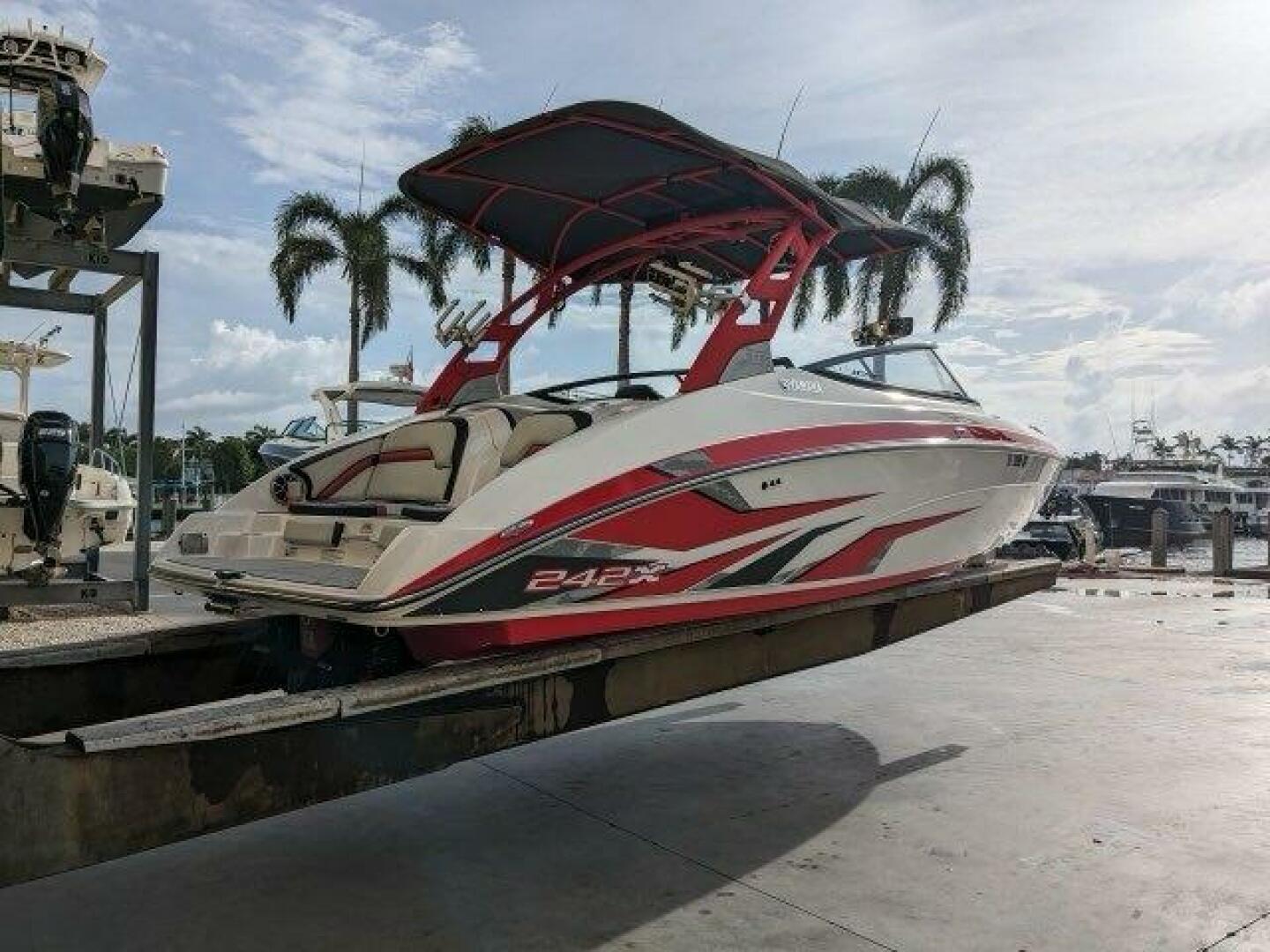 2020 Yamaha Boats 242X Base - Image 2