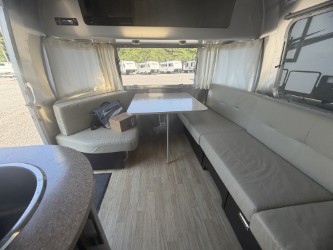 2012 AIRSTREAM INTERNATIONAL 27FBQ - Image 24