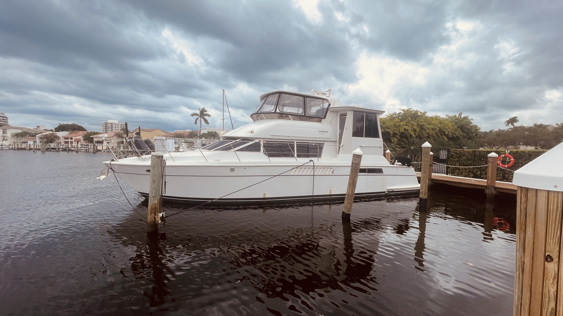 1997 CARVER YACHTS 500 COCKPIT MY - Image 4
