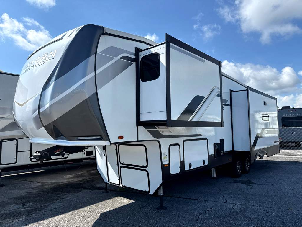 2024 HEARTLAND BIGHORN 32RS - Image 2